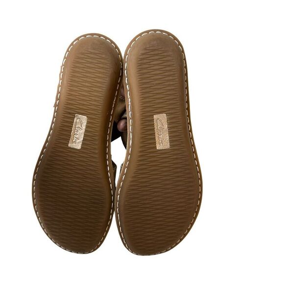 CLARKS Artisan Tustin Spears Metallic Leather Comfy Strappy Sandals Size 8.5 - Picture 13 of 17